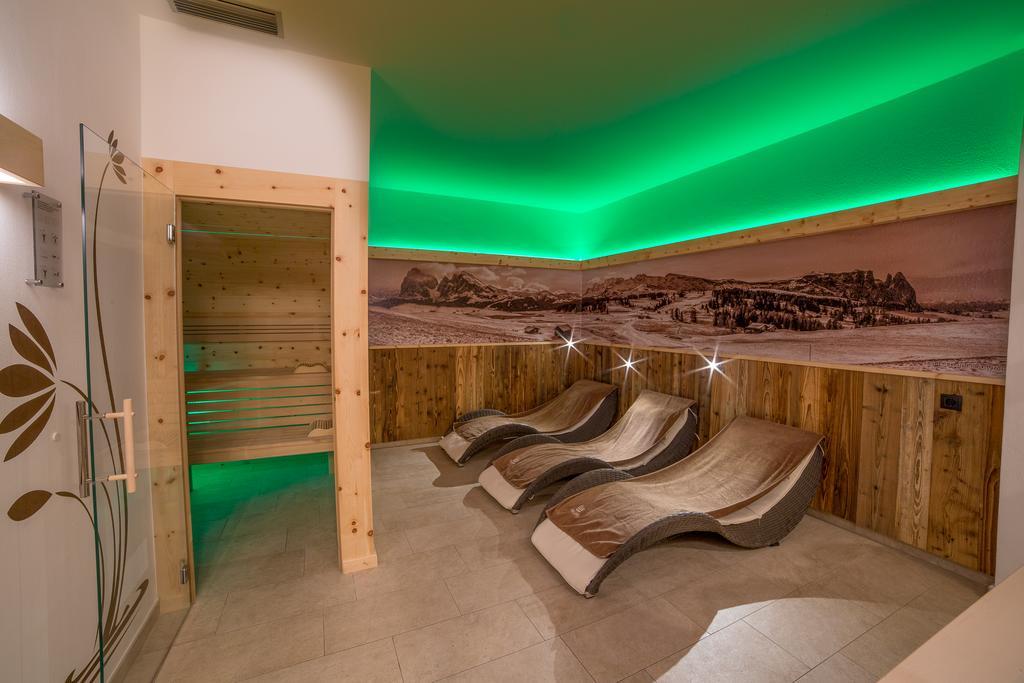 Hotel Garni Savoy Castelrotto Eksteriør bilde